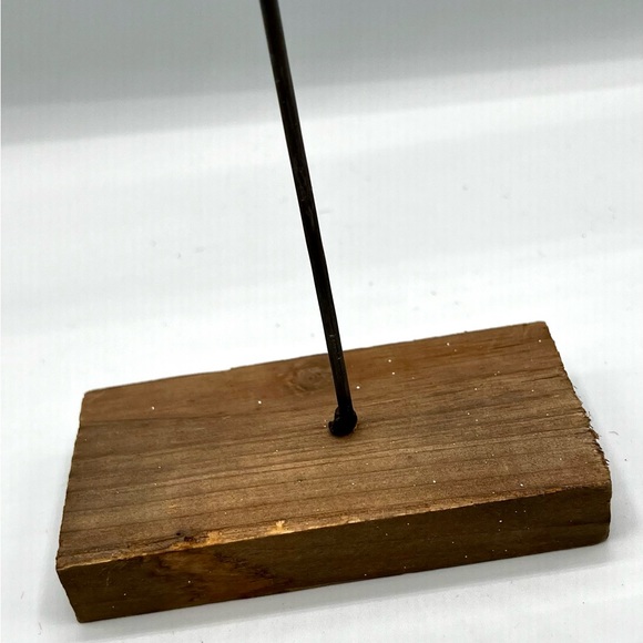 Distressed Wood Bunny on Post - Picture 13 of 15